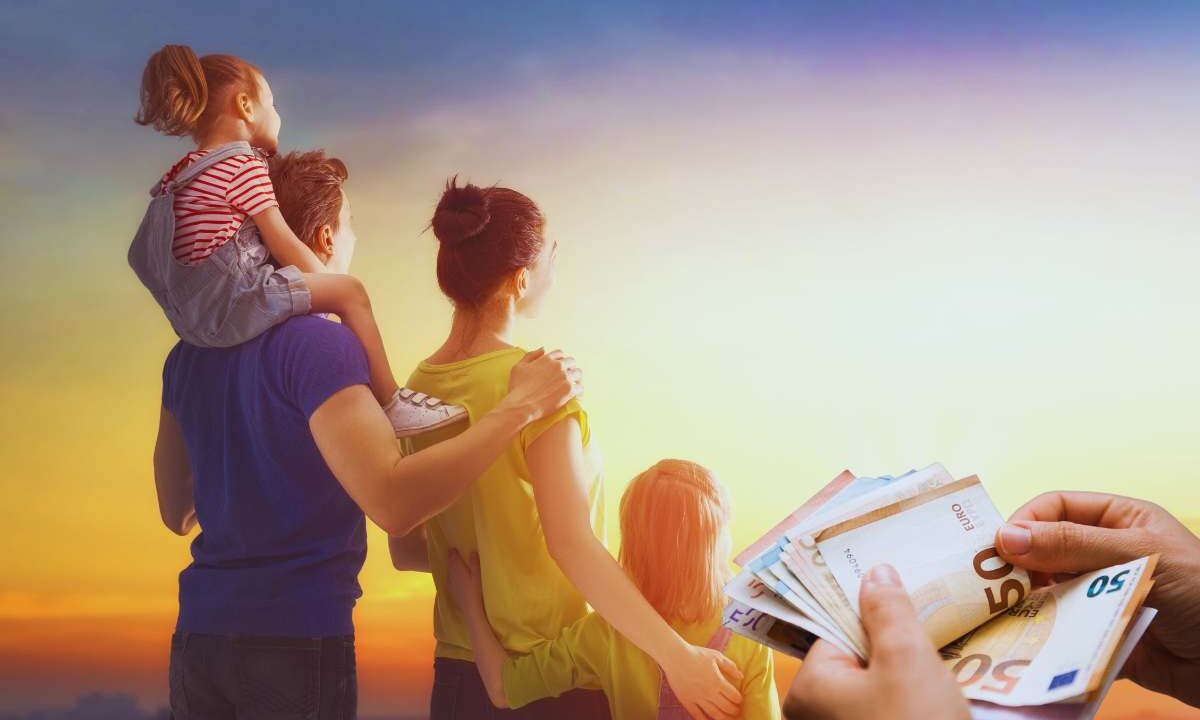 carta da 1000 euro per le famiglie con figli