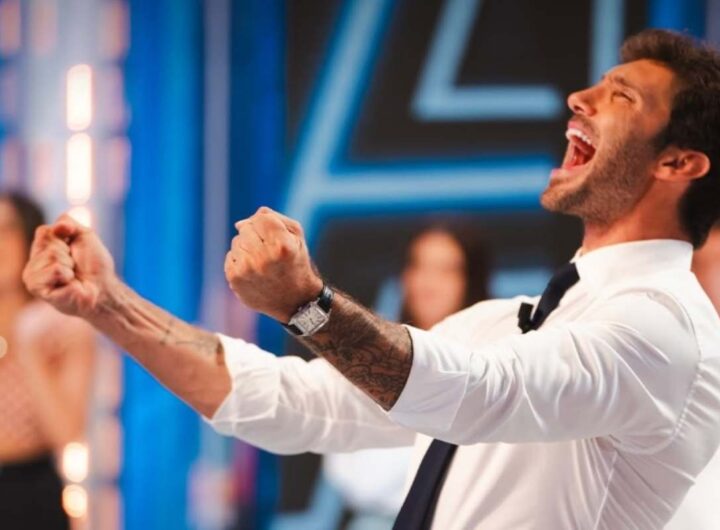 Stefano De Martino scherza con la sua ex