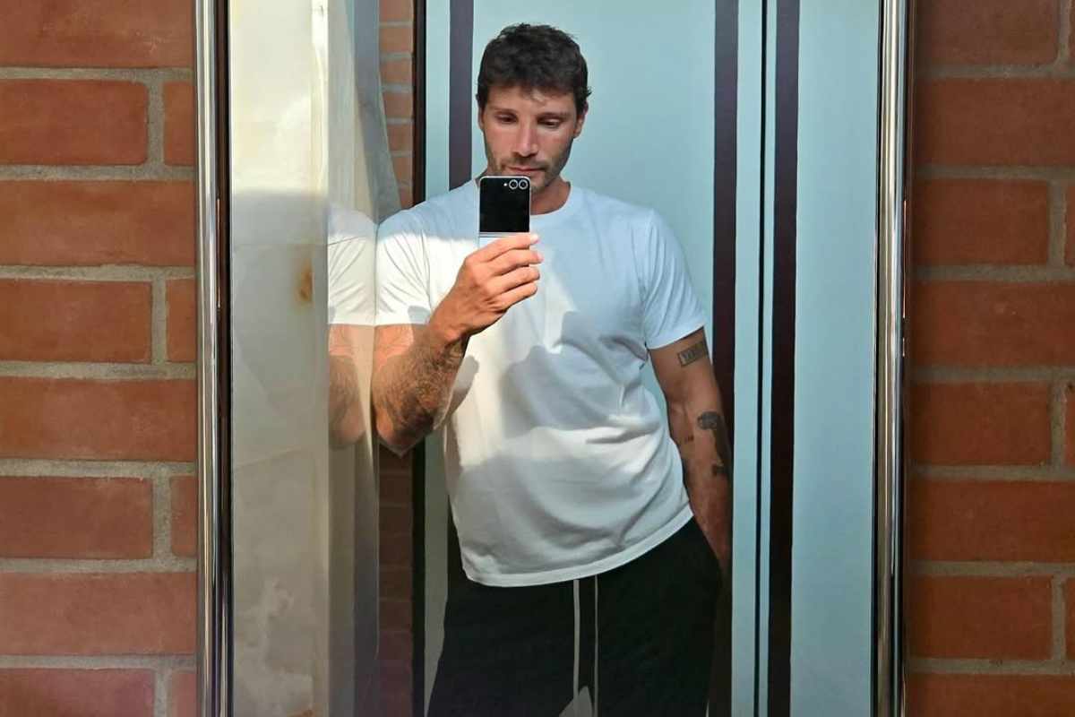 la nuova fiamma di stefano de martino, ancora non sappiamo chi è